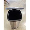 Image 2 : STAINLESS FOOT PEDAL WASTE BIN