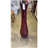 Image 2 : 40 INCH TALL GLASS VASE
