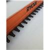 Image 8 : 2 ELECTRIC HEDGE TRIMMERS - RYOBI AND BLACK AND DECKER