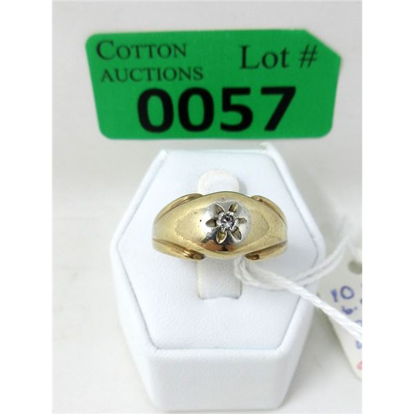 10 KT Gold Diamond Star Dome Ring - Size 10