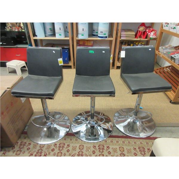 3 Hydraulic Counter Chairs