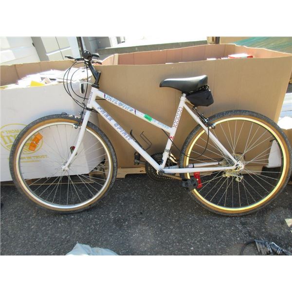 Free Spirit Women's 18 Speed Bicycle