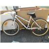 Image 1 : Free Spirit Women's 18 Speed Bicycle