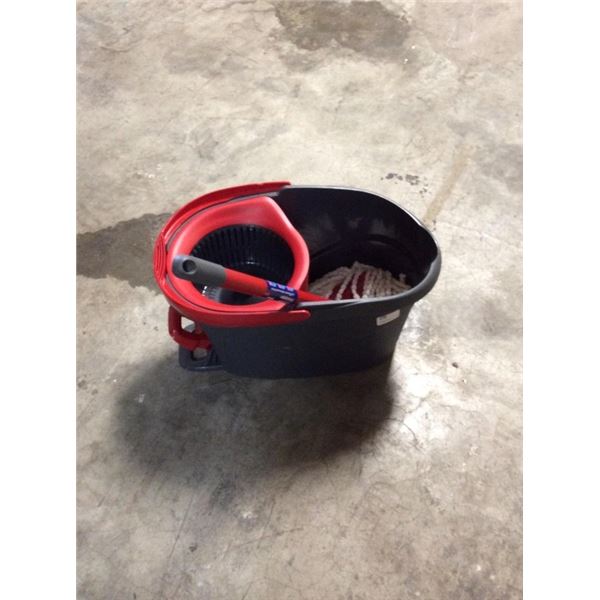 Spin mop bucket