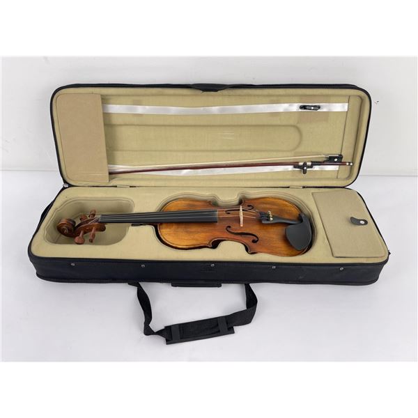 Beautiful Violin in Case with Bow