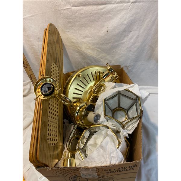 Ceiling fan light fixture