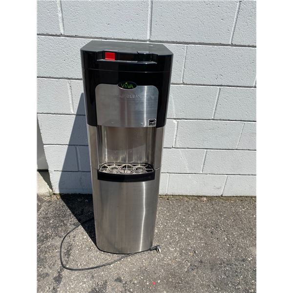 Water dispenser