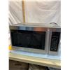 Image 1 : Smaller Hamilton beach microwave