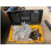 Image 1 : Toolbox and contents