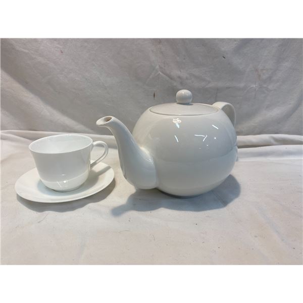 Royal Doulton tea pot and cup and saucer