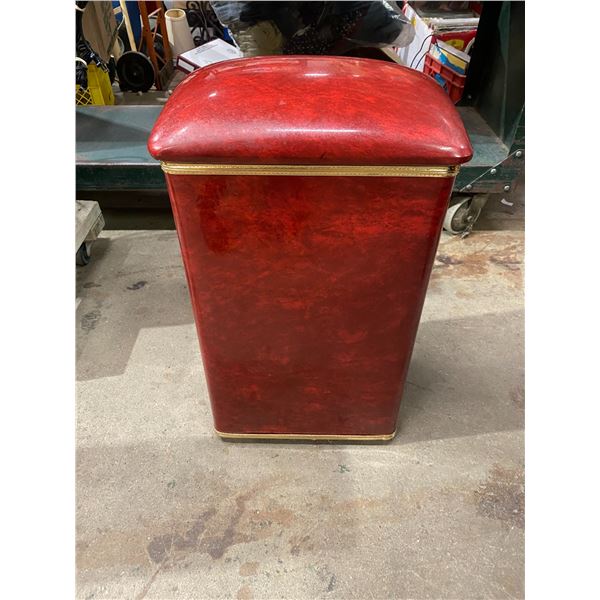 Vintage Royal laundry hamper