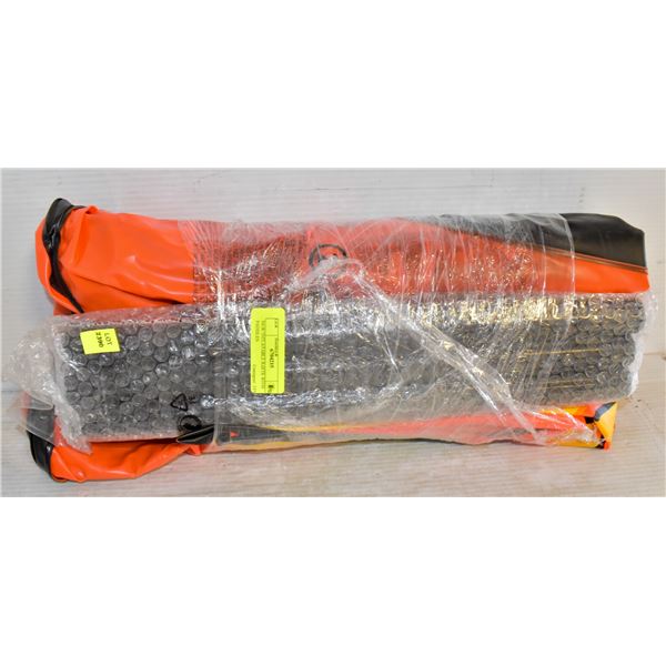 NEW INFLATABLE RAFTE WITH PADDLES