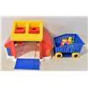 Image 1 : DISCOVERY TOYS SHAPE HOUSE + CART OF SHAPES, FIGUR