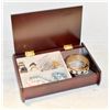 Image 1 : VANITY BOX FILLED WITH ESTATE JEWELRY