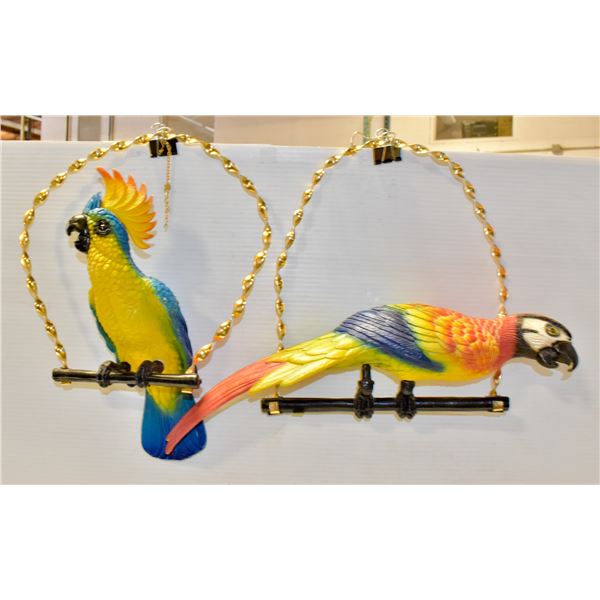 PAIR OF PARROT HANGING DCOR