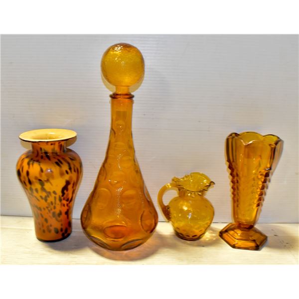 BOX OF VARIOUS AMBER VASES, DIFFERENT STYLES