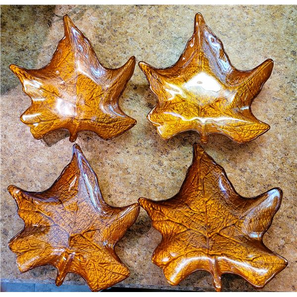 20)  LOT OF 4 MAPLE LEAF SERVING PLATES,