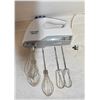 Image 1 : BLACK & DECKER POWER PRO 250W HAND MIXER