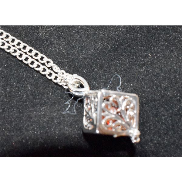 PENDANT CRYSTAL HOLDER NECKLACE SILVER TONE pendant-crystal-holder-necklace-silver-tone
