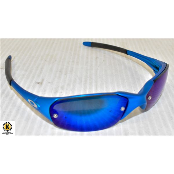 1 PAIR OF OCEAN BLUE OAKLEY REPLICA SUNGLASSES