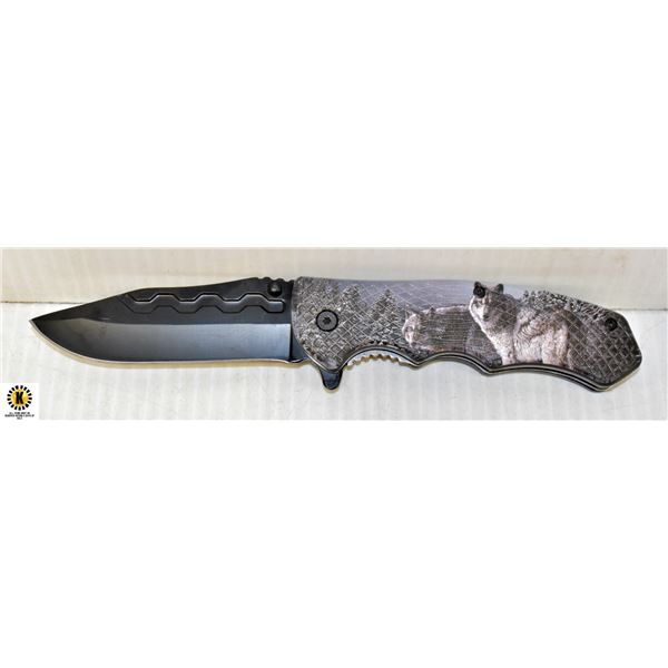 NEW PAIR OF WOLVES THEMED FOLDING KNIFE