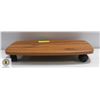 Image 1 : COMPUTER STAND ON WHEELS H-3" W-10" L-20"