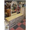 Image 1 : DRESSER WITH MIRROR - APPROX DRESSER H-29" W-19"