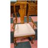 Image 3 : LARGE DINING TABLE WITH 8 CHAIRS + 2 LEAF INSERTS