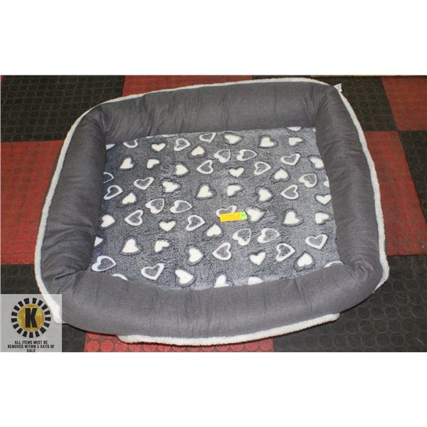 NEW UNPACKED EXTRA LARGE PET BED WITH REMOVEABLE