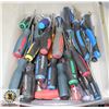 Image 1 : CONTAINER OF SCREW DRIVERS