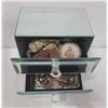 Image 2 : ESTATE MIRRORED JEWELRY BOX INCLUD:18K YELLOW GOLD