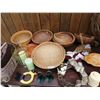 Image 2 : Assorted Baskets, Bowls, and Other Home Decor