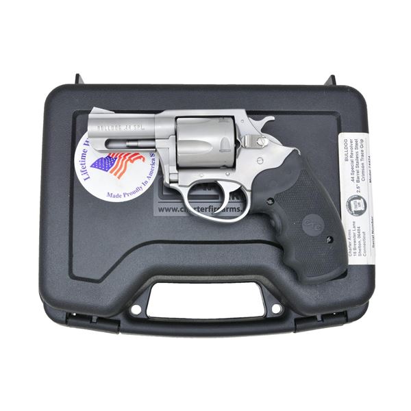 CHARTER ARMS BULLDOG DA REVOLVER.