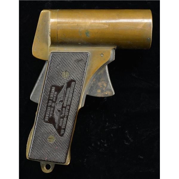 WWII US INTERNATIONAL FLARE-SIGNAL PYROTECHNIC