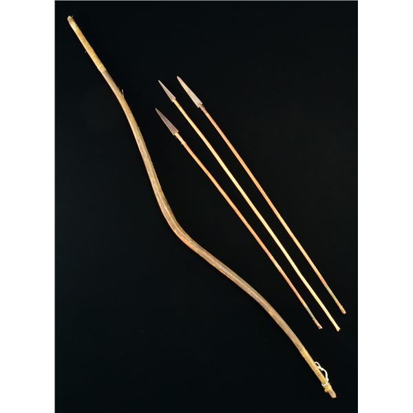 AMERICAN INDIAN BOW AND THREE ARROWS.