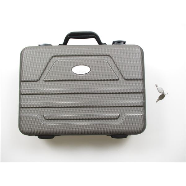 HARD PISTOL CASE LOT