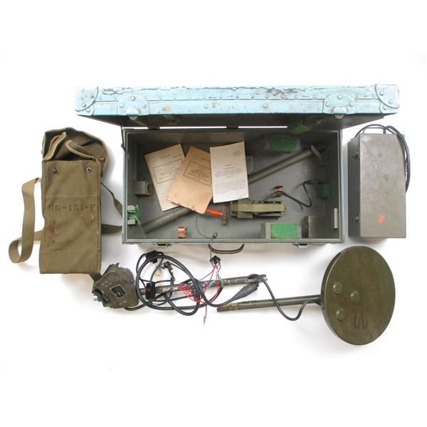 WWII U.S. LAND MINE DETECTOR KIT