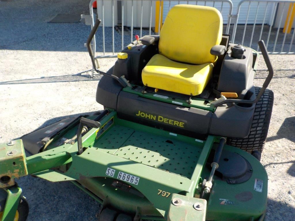 2004 JOHN DEERE 797 Lawn Mower J.M. Wood Auction Company, Inc.