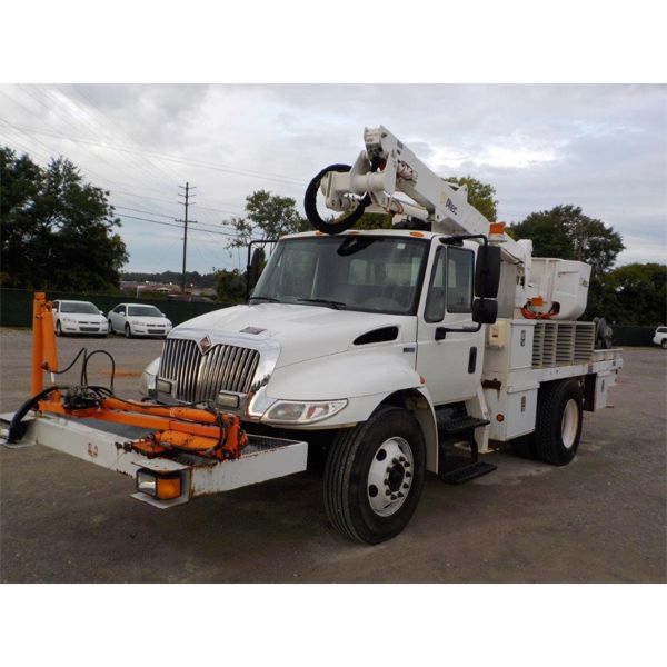 2012 INTERNATIONAL DURASTAR 4300 SIGN / Bucket Truck