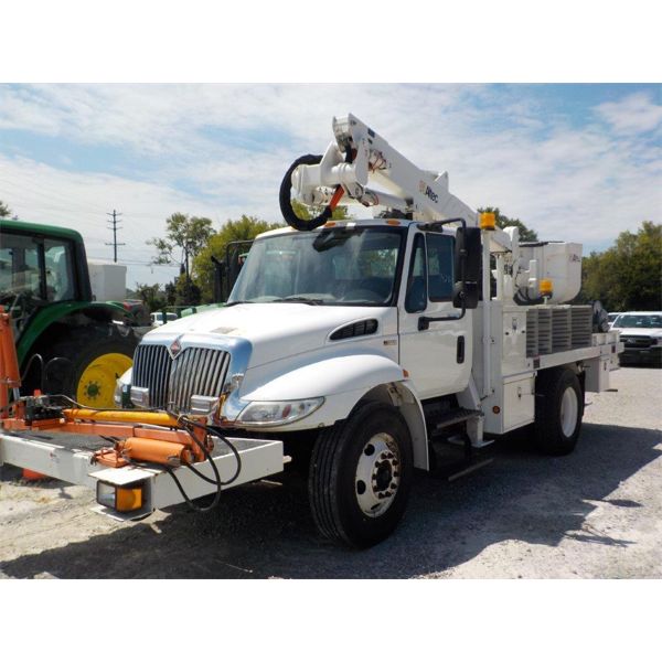 2012 INTERNATIONAL DURASTAR 4300 SIGN / Bucket Truck