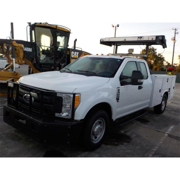 2017 FORD F350 XL Service / Mechanic Truck
