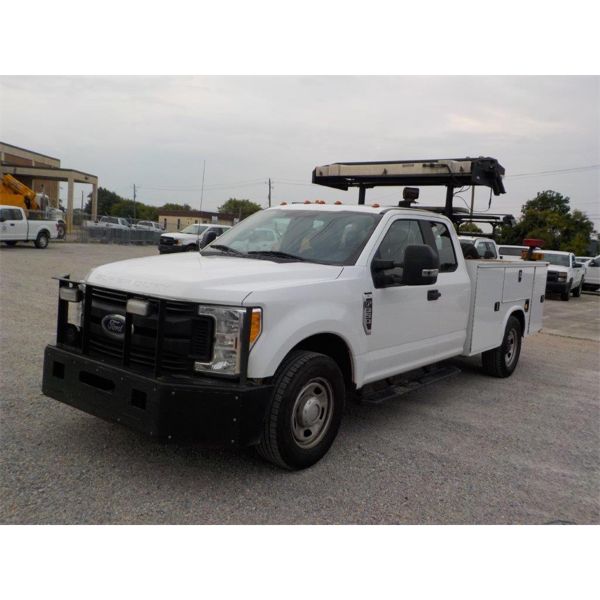 2017 FORD F350 XL Service / Mechanic Truck