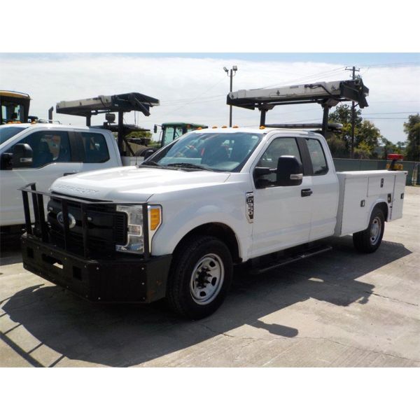 2017 FORD F350 XL Service / Mechanic Truck