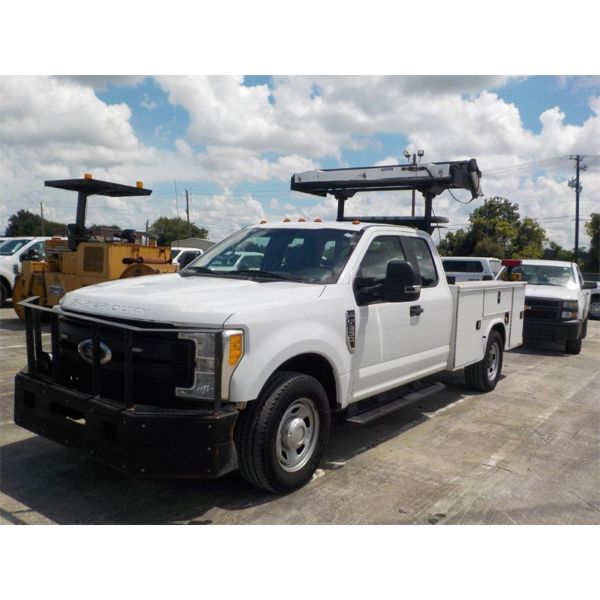 2017 FORD F350 XL Service / Mechanic Truck