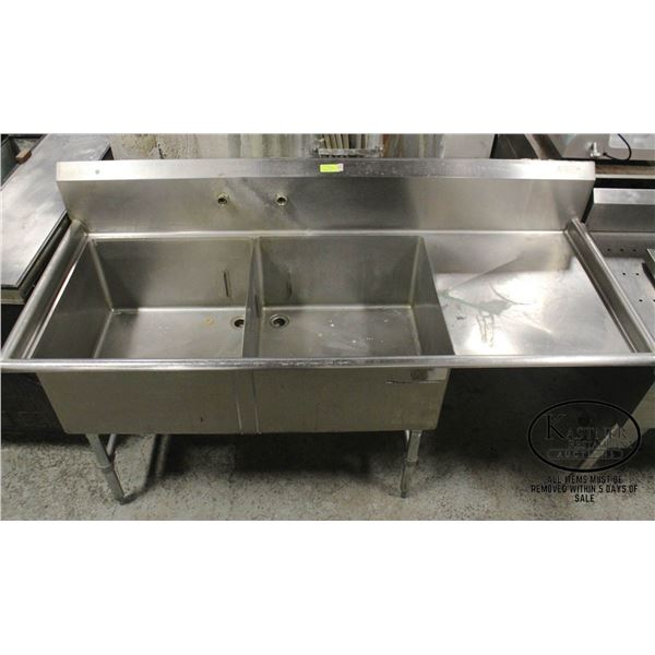 2 WELL EFI STAINLESS STEEL SINK W/ DRAINBOARD