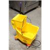 Image 1 : RUBBERMAID WAVEBREAK MOP BUCKET W/ WRINGER