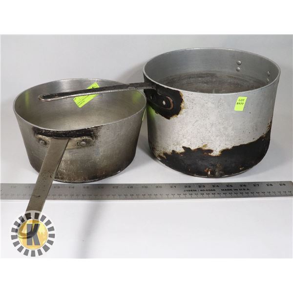 PAIR OF MED STOCK POT 10" DIAMETER