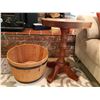Image 1 : Round End Table & Apple Basket Cat B