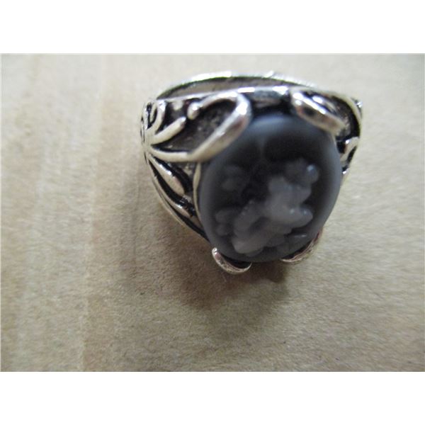 VINTAGE INSPIRED SILVERTONE BUTTERFLY CAMEO RING (SIZE 9)