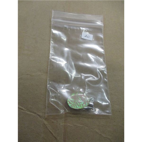 LARGE OVAL AUSTALIAN TRIPLET OPAL PENDANT (COLORS FROM CREAM TO PEACH TO GREEN)